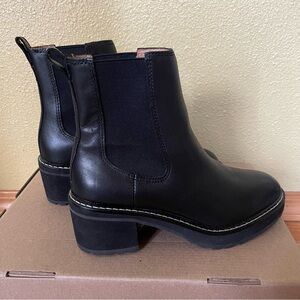 Madewell Carina Platform Chelsea Boot - 6 MEDIUM - True Black